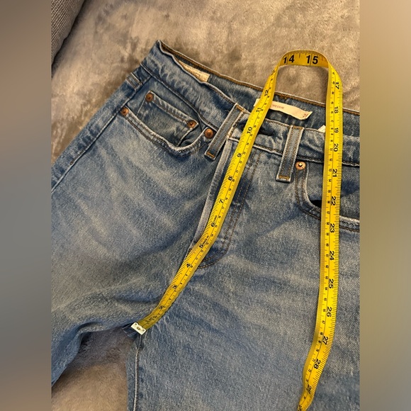 Levi’s cropped Wedgie Jeans - size 28 - Picture 7 of 9